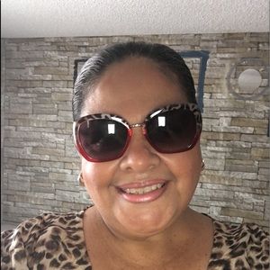 Meet your Posher, Violeta